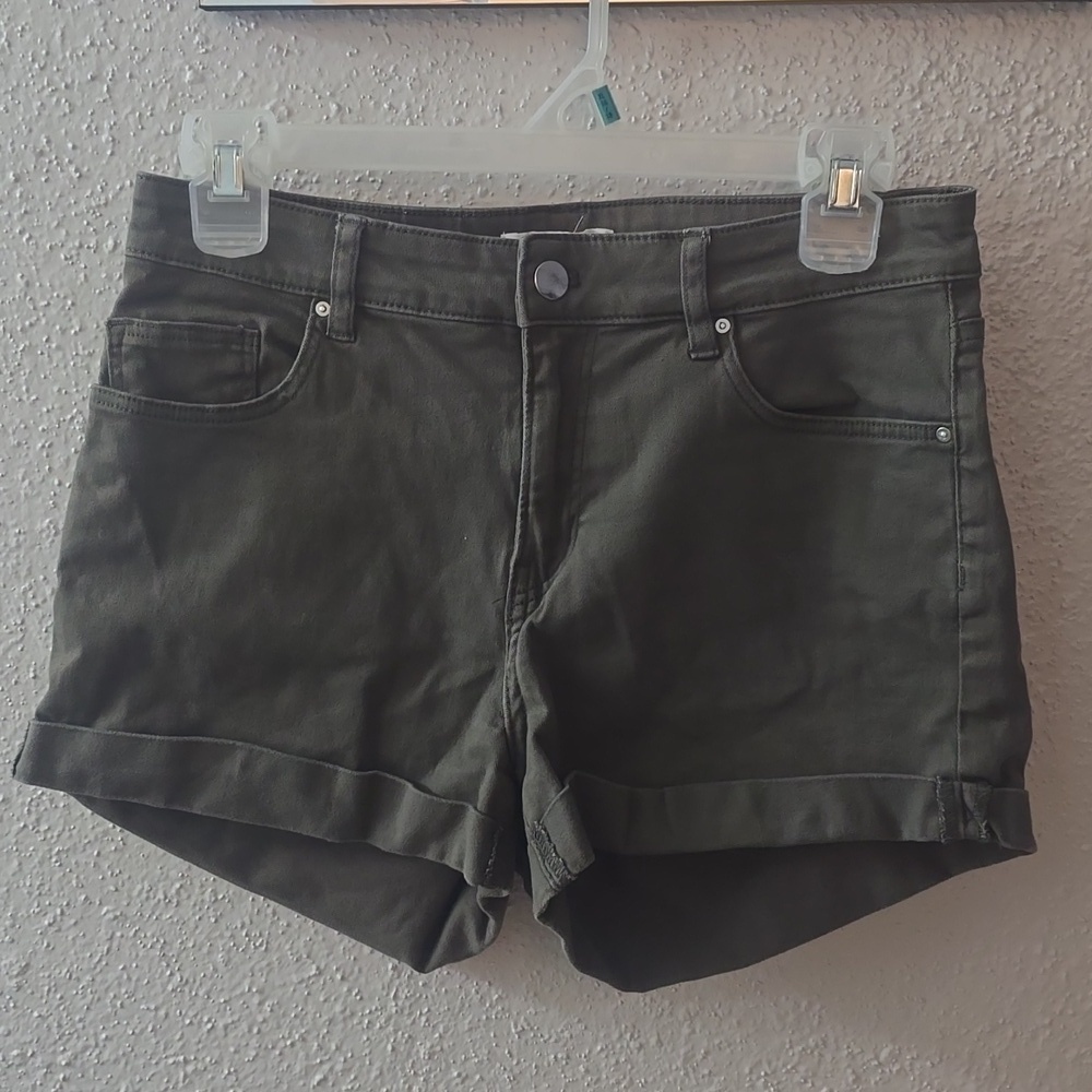 H&M GREEN JEAN SHORTS